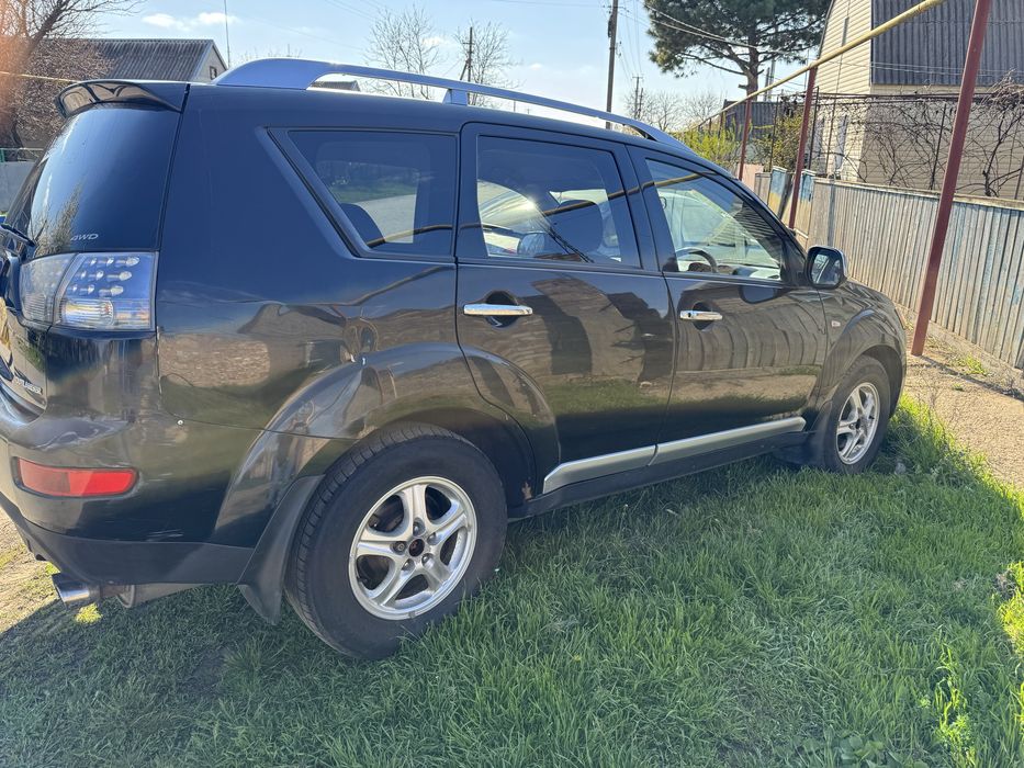 Mitsubishi Outlander XL  2009 2,0 дизель