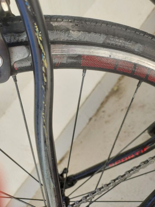 Bicicleta Fuji de estrada 105