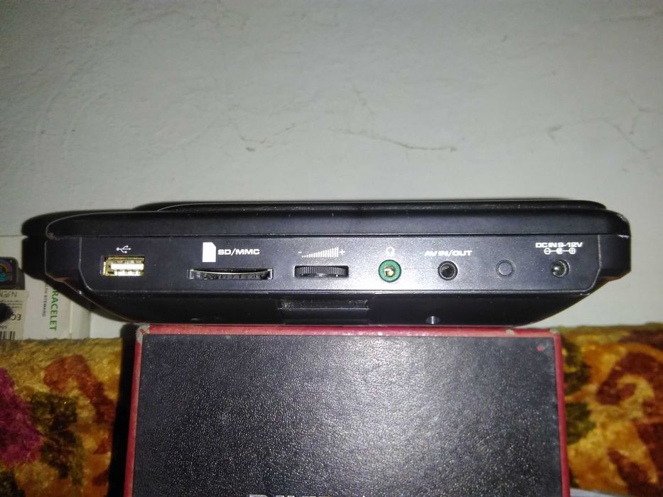 Телевізор MEDION 19, LG32 та NextBase 9 дюймів.