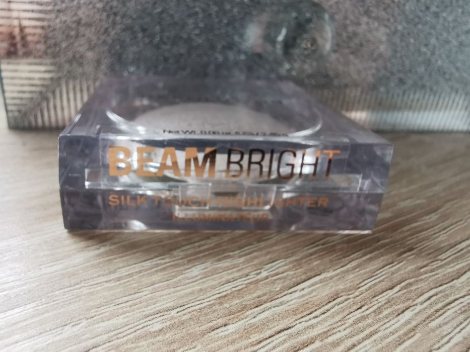 Rozświetlacz revolution beam bright