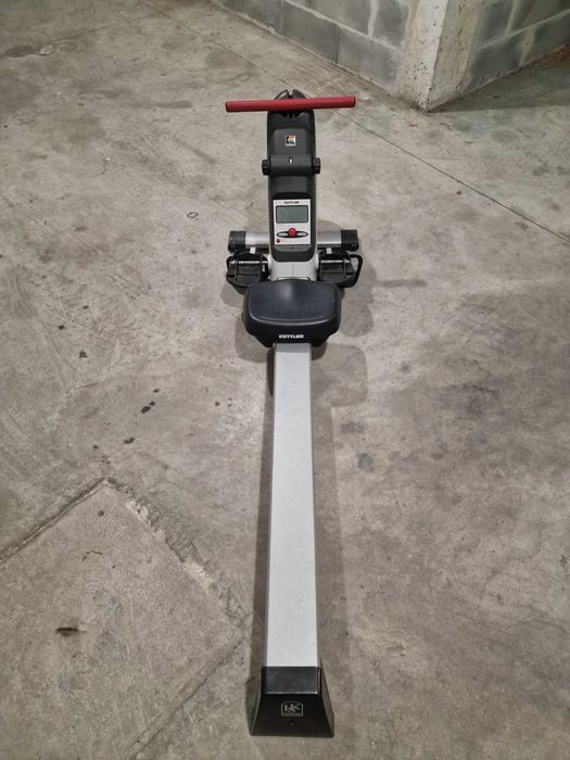 Maquina de exercicio remo