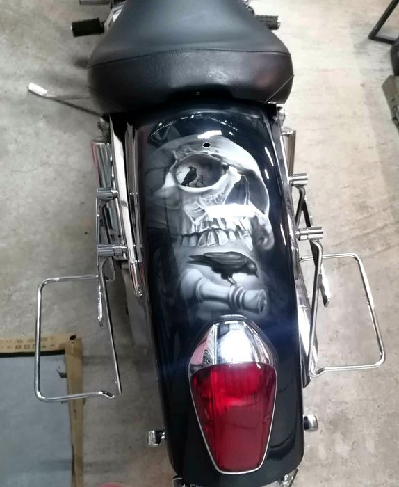 Aerografia , kaski, baki, motocykle; Odzież motocyklo