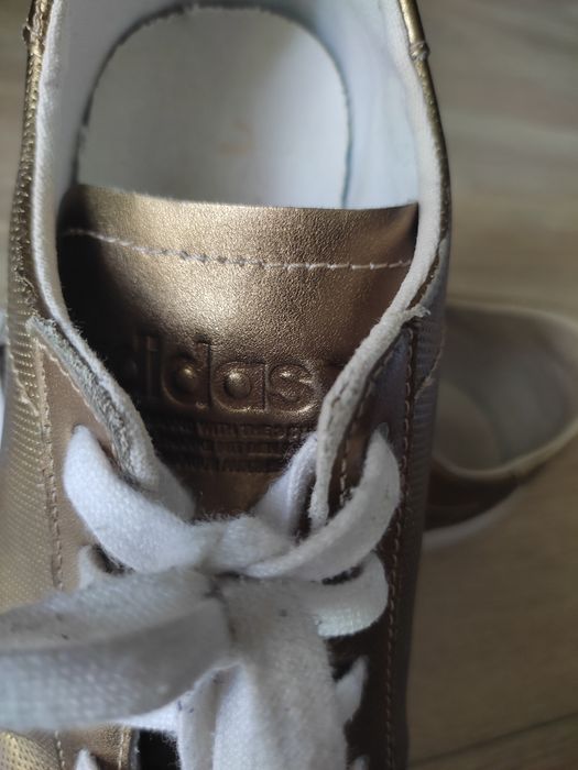 Кросівки жіночі Adidas. 37 р.