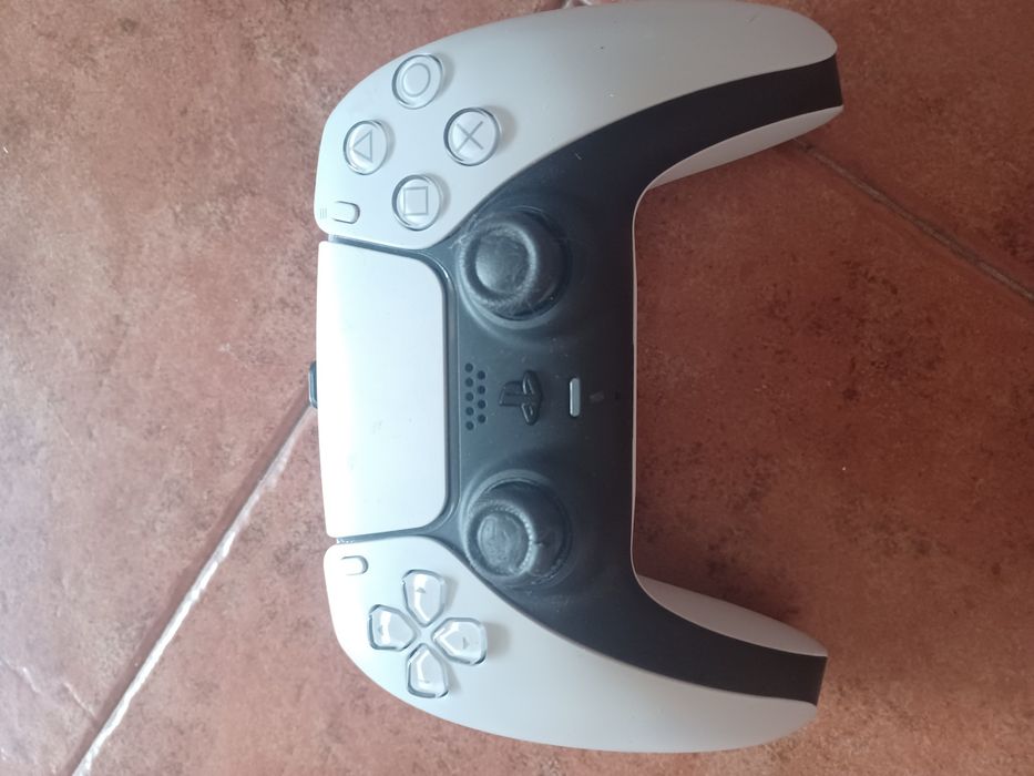 PlayStation 5 825GB + 2 Comandos