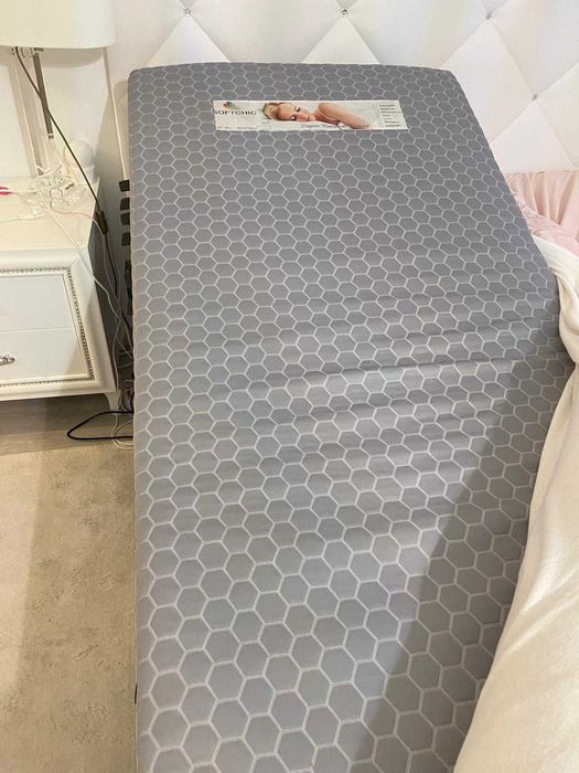 cama articulada em excelente estado com muito pouco uso