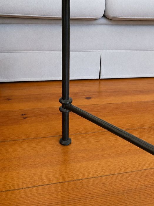 Mesa de centro de ferro e vidro