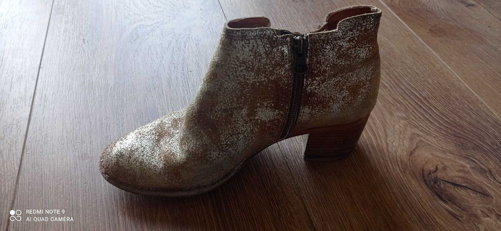 Skórzane buty botki na obcasie 38