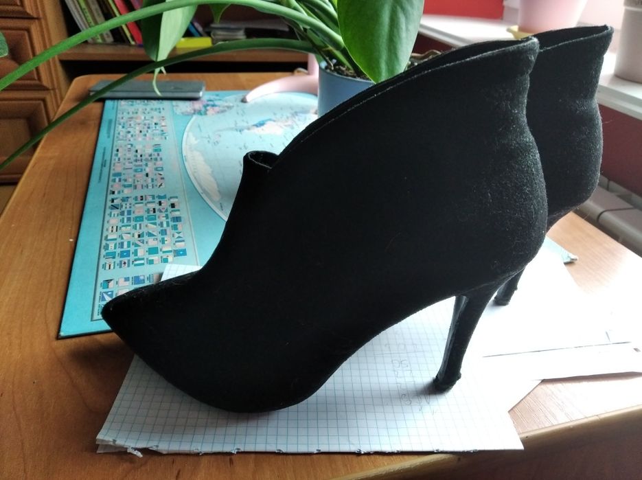 Botki damskie czarne w dobry stanie z zamszu