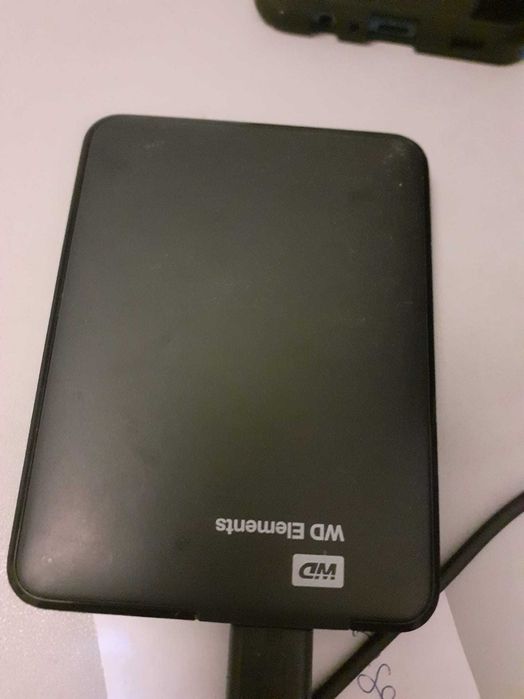vendo disco externo 3.0 1TB está novo 40 euros negociável urgentemente