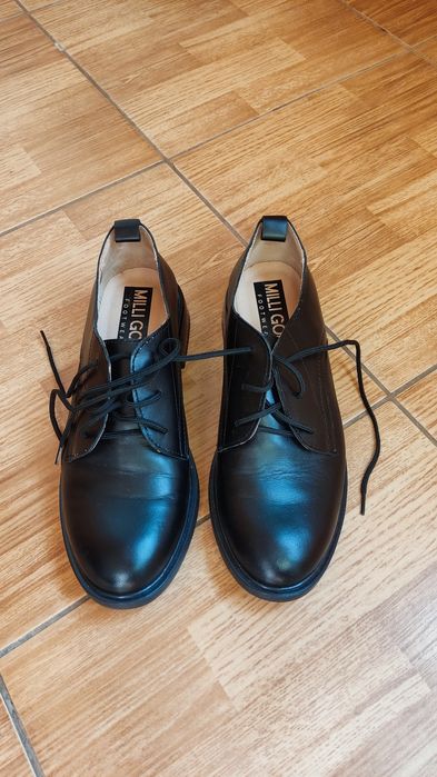 Шкіряні жіночі туфлі