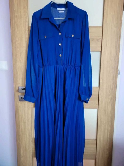Reserved dluga plisowana sukienka kobaltowa