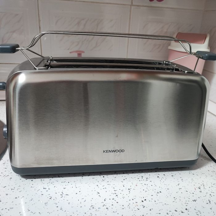 Torradeira kenwood TTM470