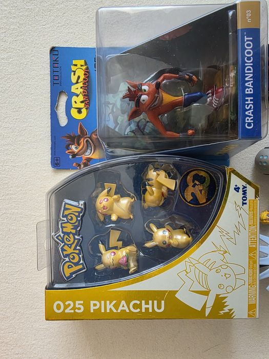 Figuras e minis figuras disney/jogos/animes