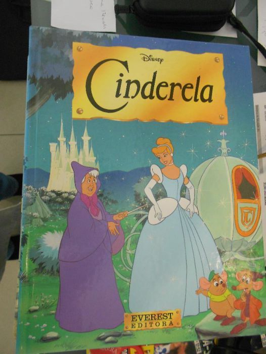 Vendo vários livros da Disney e outros como novos