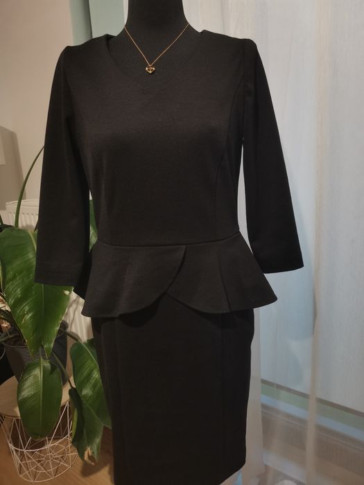 Czarna sukienka Madeleine