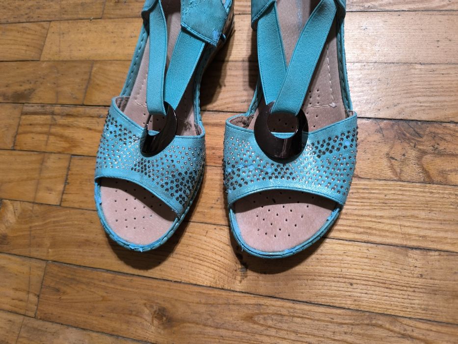 Лёгкие и удобные босоножки стелька 26 см