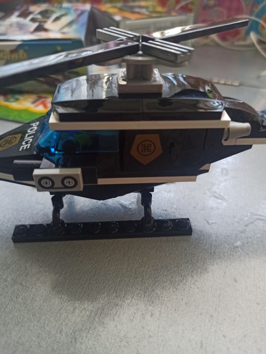 Лего   вертоліт ..