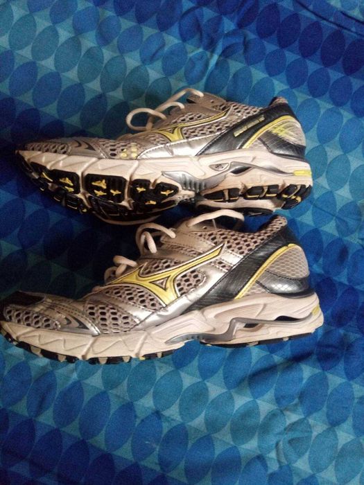 Кросовки. Mizuno р.38.5 (24.5).