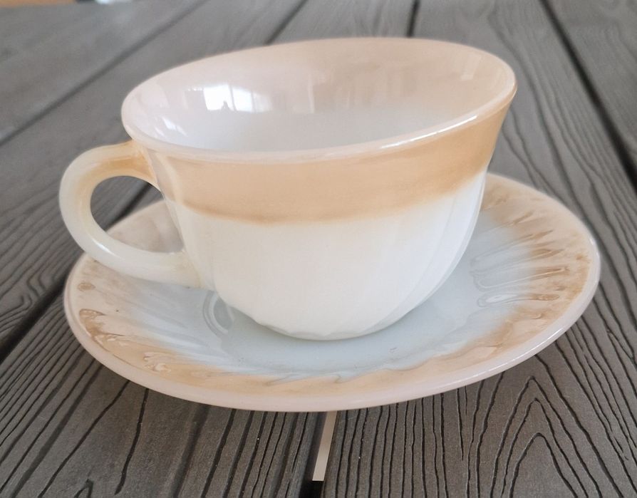 Chavena e pires vintage Fire King Ovenware