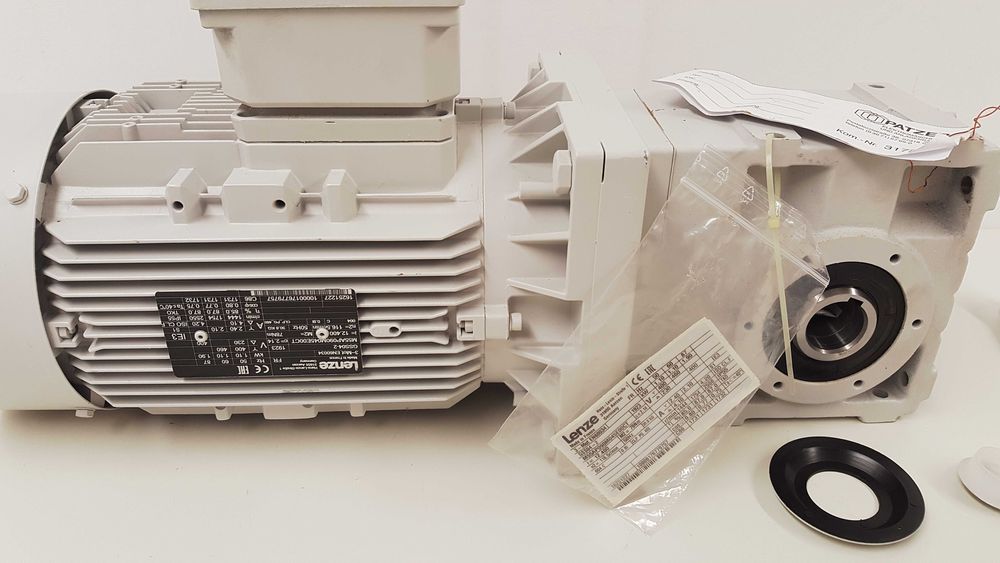 motoreduktor Lenze M55AP090M045E00CT 1,1kW 116obr.