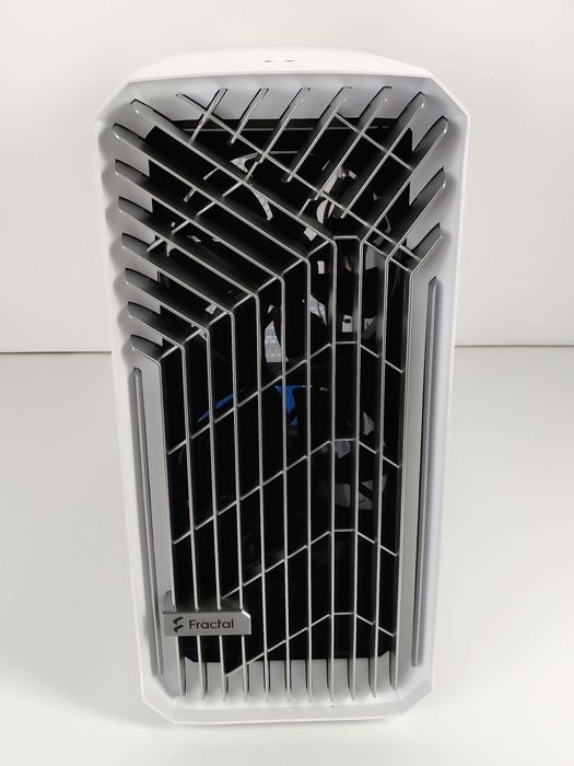 Fractal Design Torrent White TG Clear Tint (model FD‑C‑TOR1A‑03)