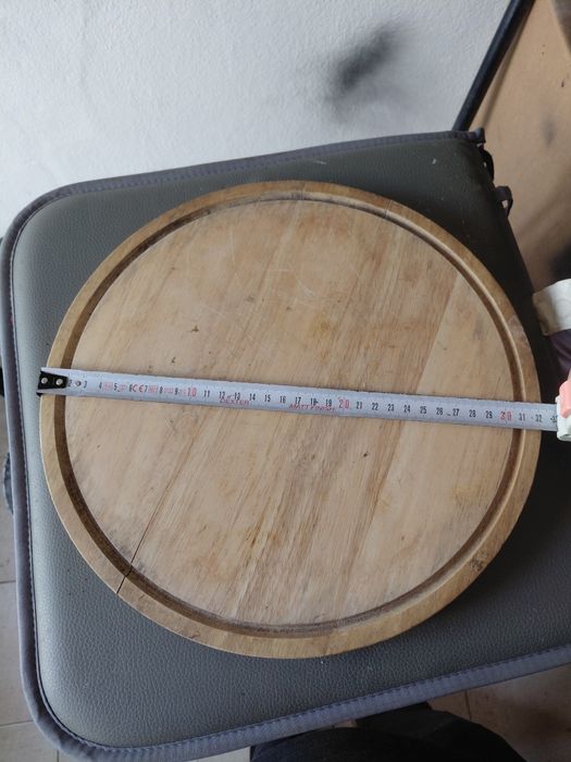 Tabuleiro antigo em bom estado geral para colocação de pão