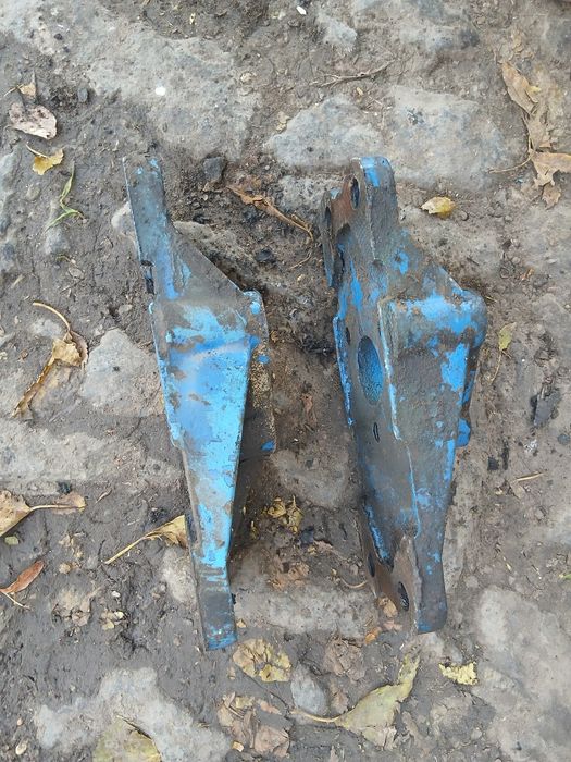 Кронштейни кріплення навантажувач фронтального .