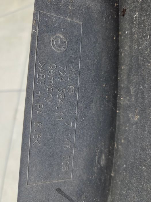 Błotnik przedni prawy BMW E92 E93 Black Sapphire 475/9 OEM 7146066
