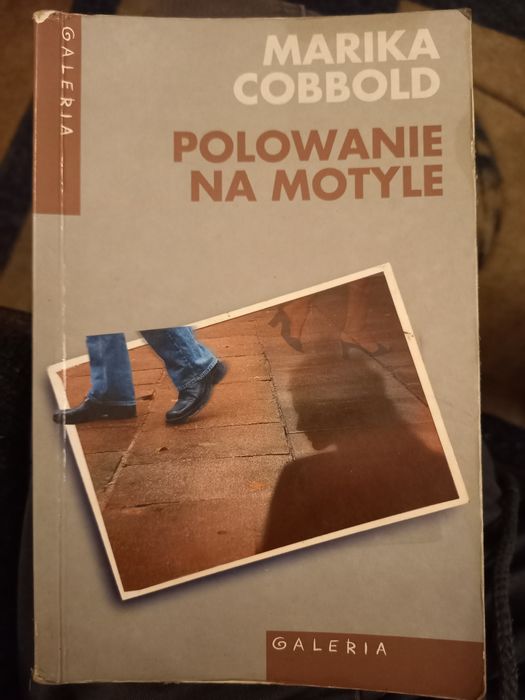 Książka "Polowanie na motyle" Marika Cobbold.