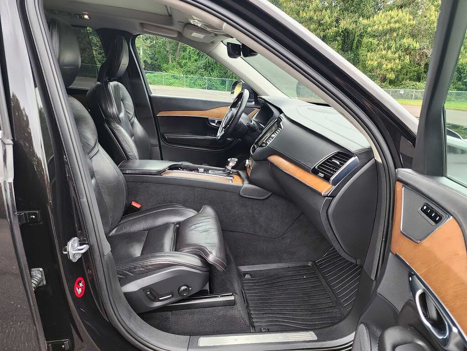 Volvo XC90      2015
