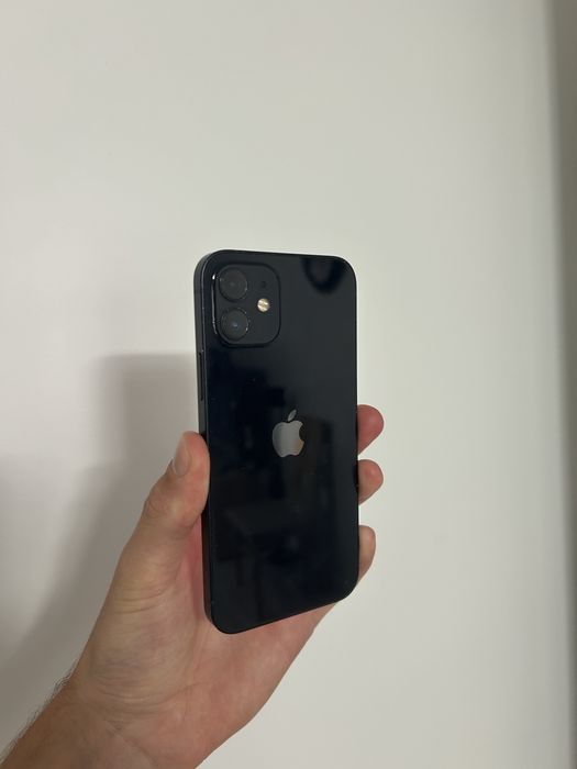 iPhone 12 64GB + etui