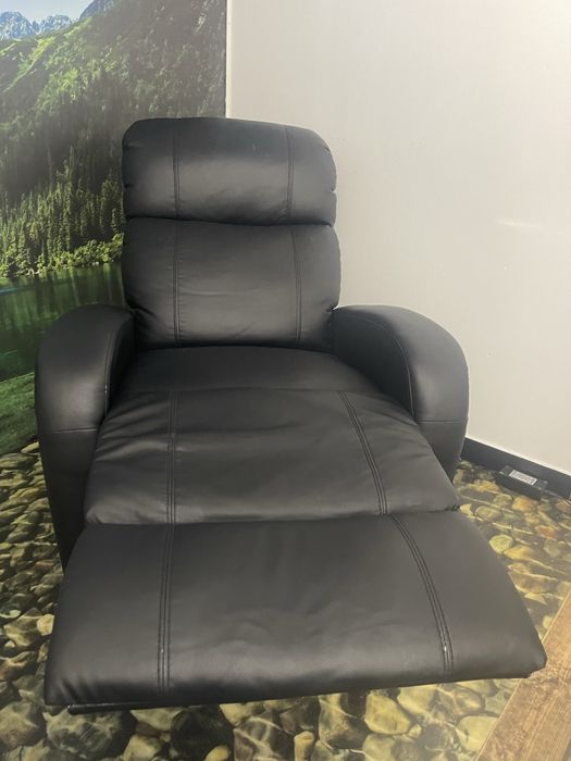 Cadeirão de massagem, como novo em pele. Muito pouco uso