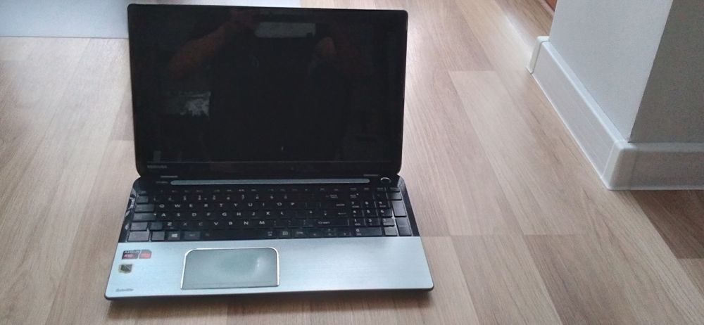 Laptop srebrny Toshiba S50D-A-10F Windows 10 700GB