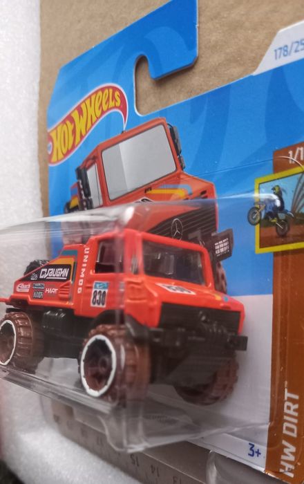 Mercedes-benz unimog 1300L hot wheels