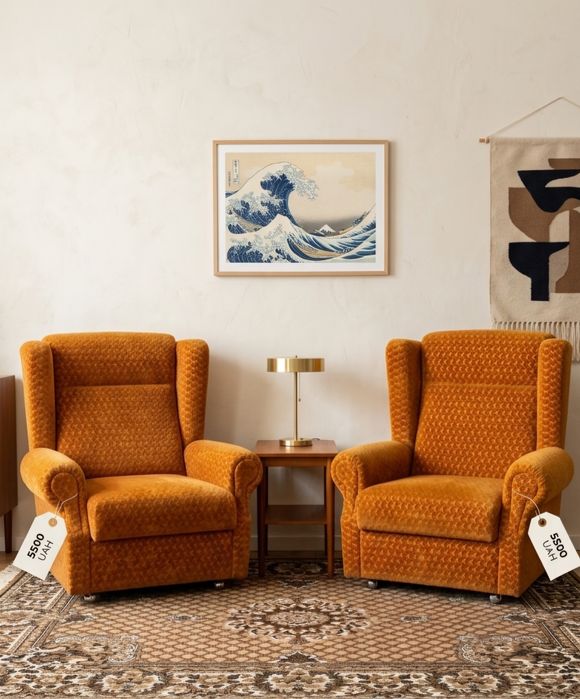 Два стильні і зручні крісла в ідеальному стані