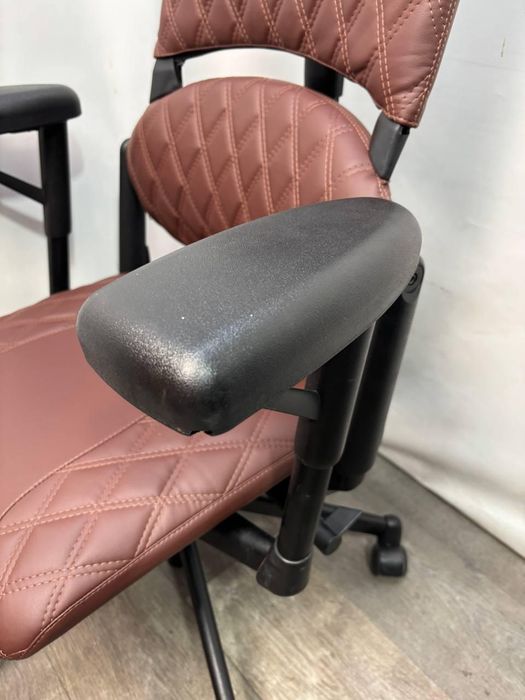 Steelcase Please  стілкейс стилкейс Ортопедичне ергономічне комп'ютерне крісло  з поясничною підтримкою