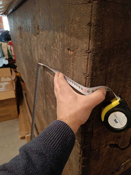 Arcas centenárias em castanho velho