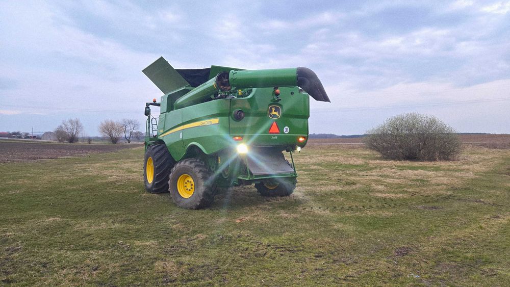 John deere S680i