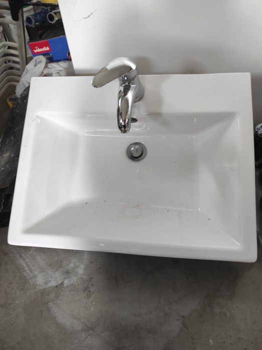 Umywalka ceramiczna