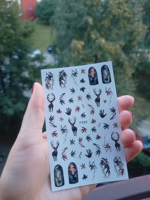 Naklejki na paznokcie