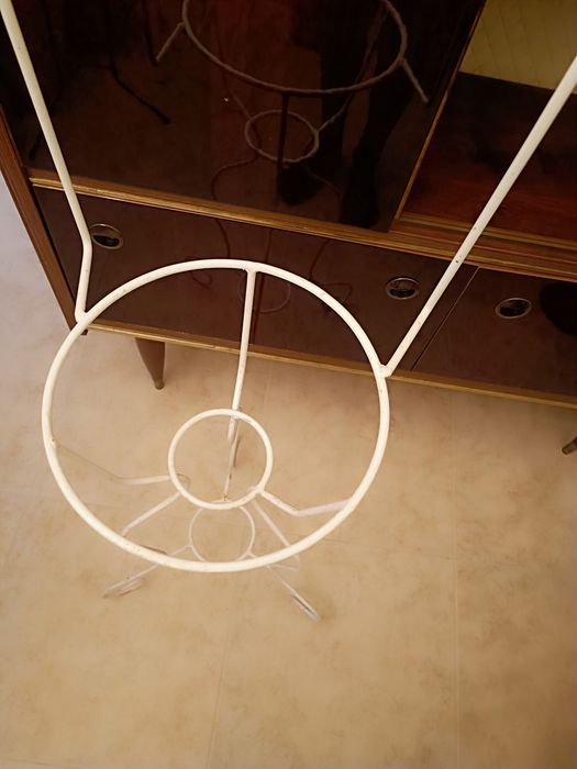 Suporte de lavatório antigos