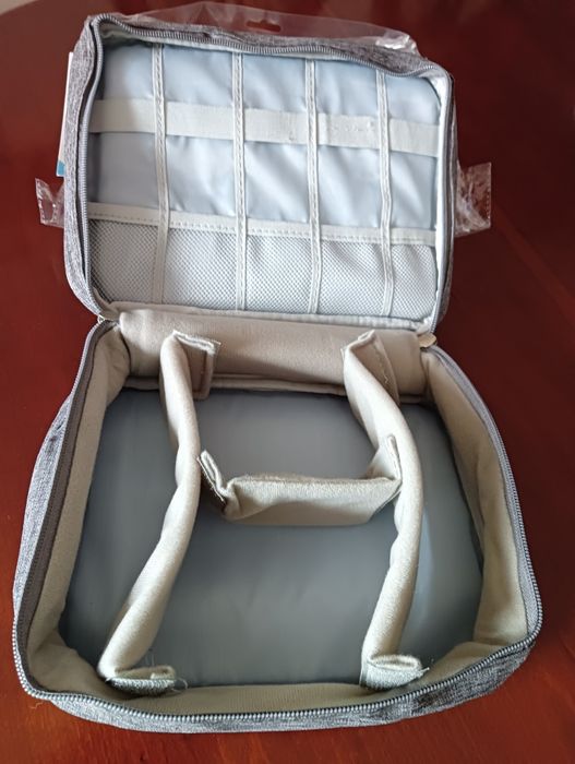 Organizer na elektronikę.