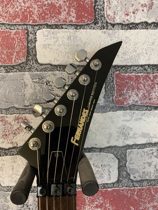 Електрогітара TOKAI дека, Fernandes  гриф с floyd rose (Japan)