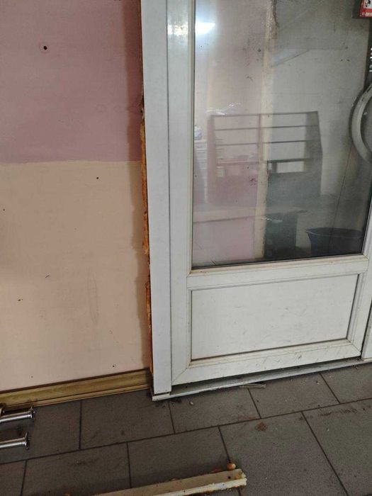 Продам дверь наружная входная VIKONDA