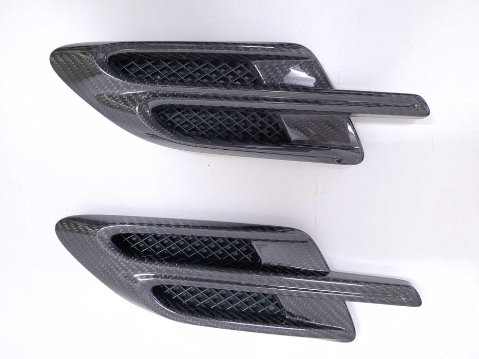 Bentley Bentayga - wlot nerka listwa spoiler LEWY BŁOTNIK - CARBON