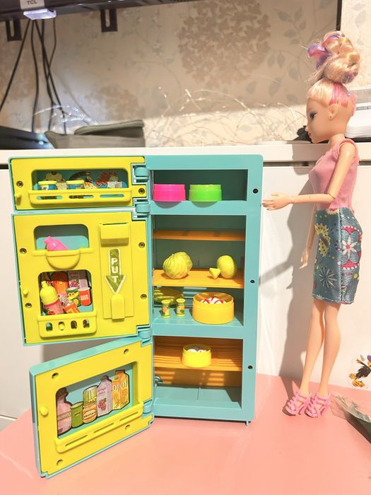 Іграшковий холодильник