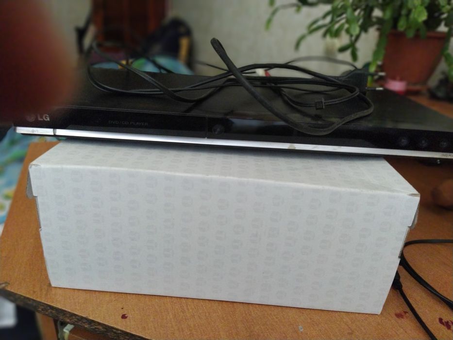 Продам DVD player  LJ