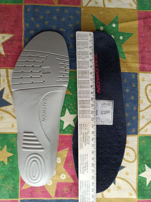 Жіночі трекінгові черевики Salomon.