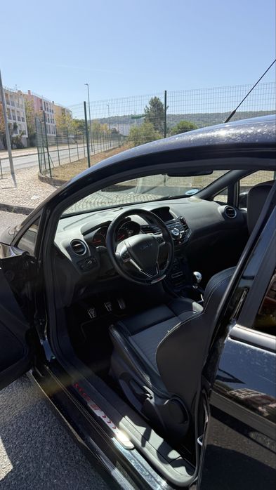 Fiesta st 2017  160 000kms