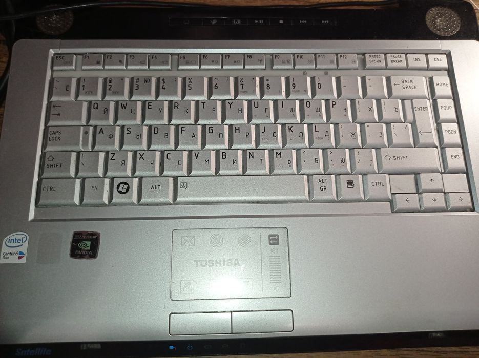 Ноутбук Toshiba Satellite A200-14е. Видеокарта и монитор